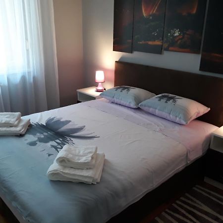Apartment Azzuro 2 Novi Sad Bagian luar foto