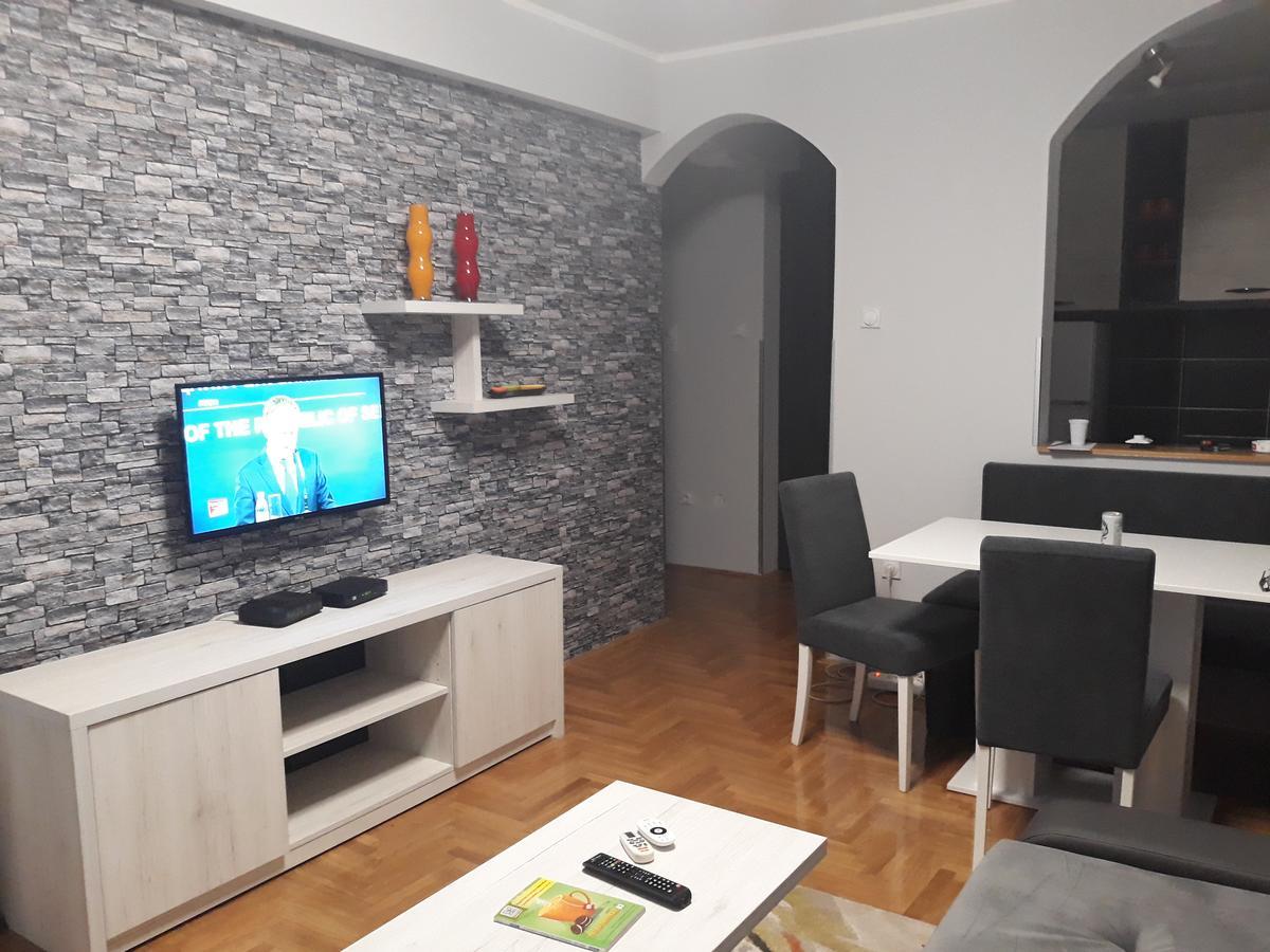 Apartment Azzuro 2 Novi Sad Bagian luar foto