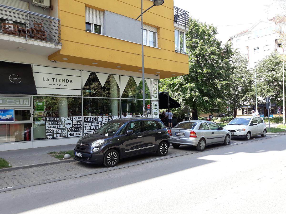 Apartment Azzuro 2 Novi Sad Bagian luar foto